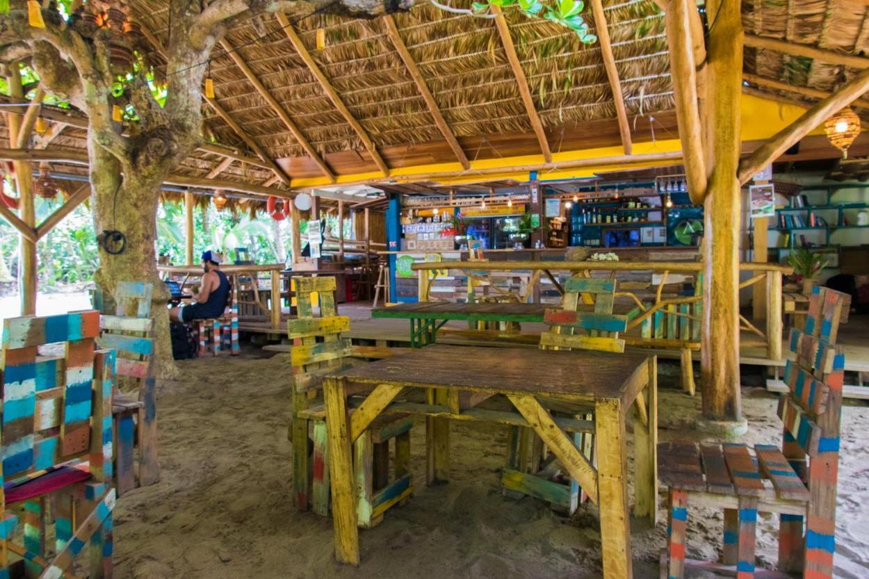 Playa 506 Beachfront Hostel Puerto Viejo de Talamanca Eksteriør bilde